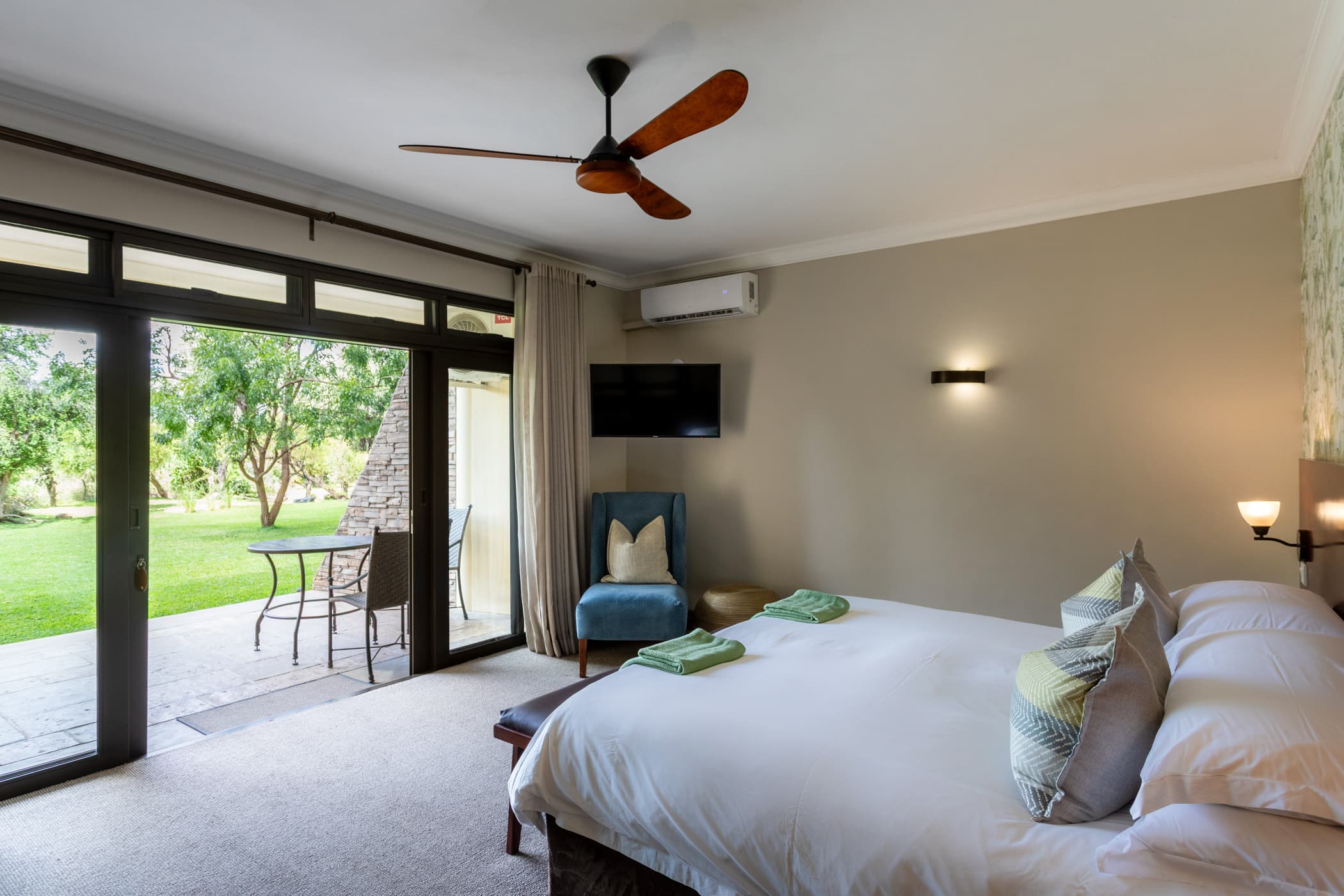 Ilala-Lodge-Accommodation-Deluxe-Double-09